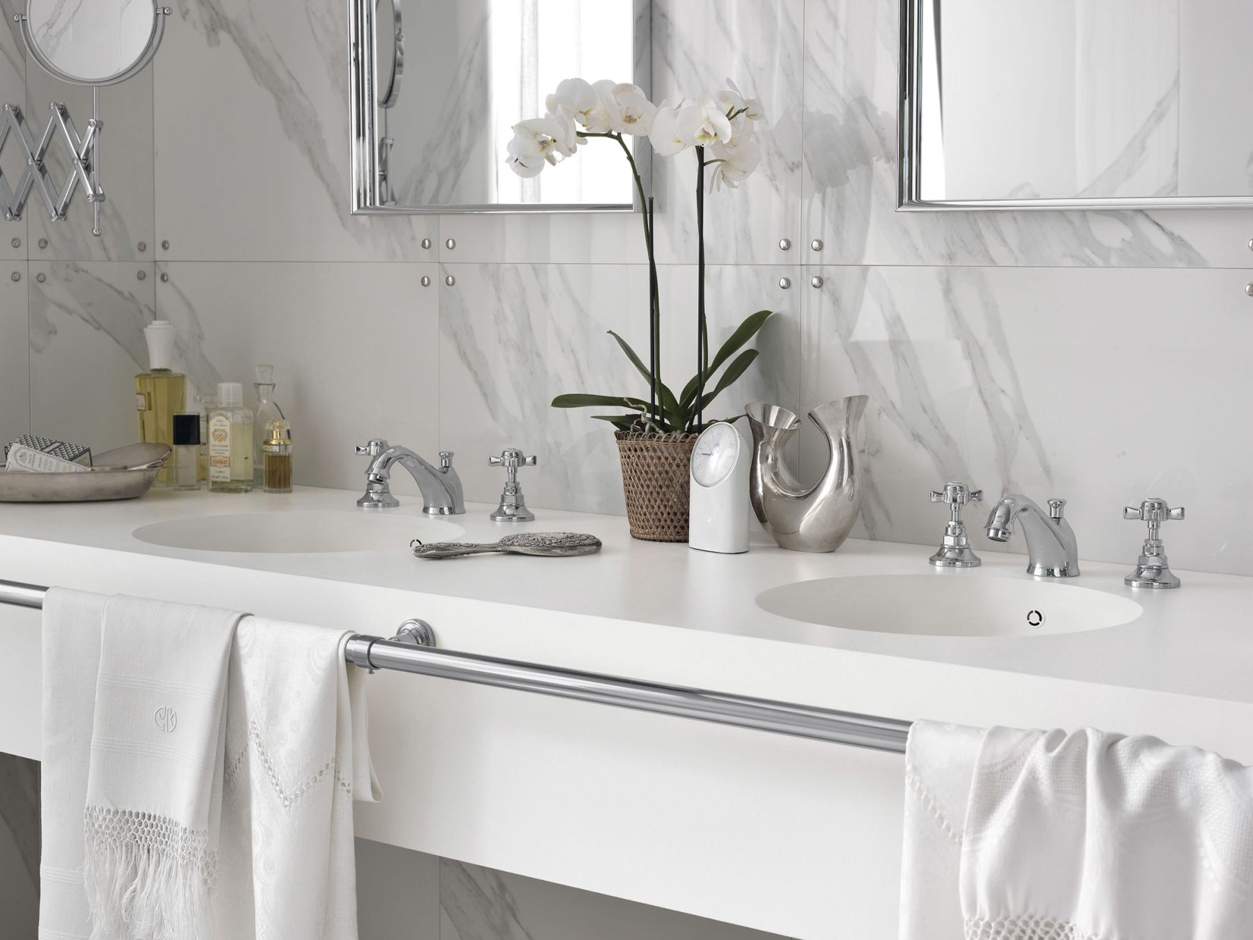 sites/corian.nl/IMG/jpg/bathroom-surface-modern-retro-purity-01.jpg